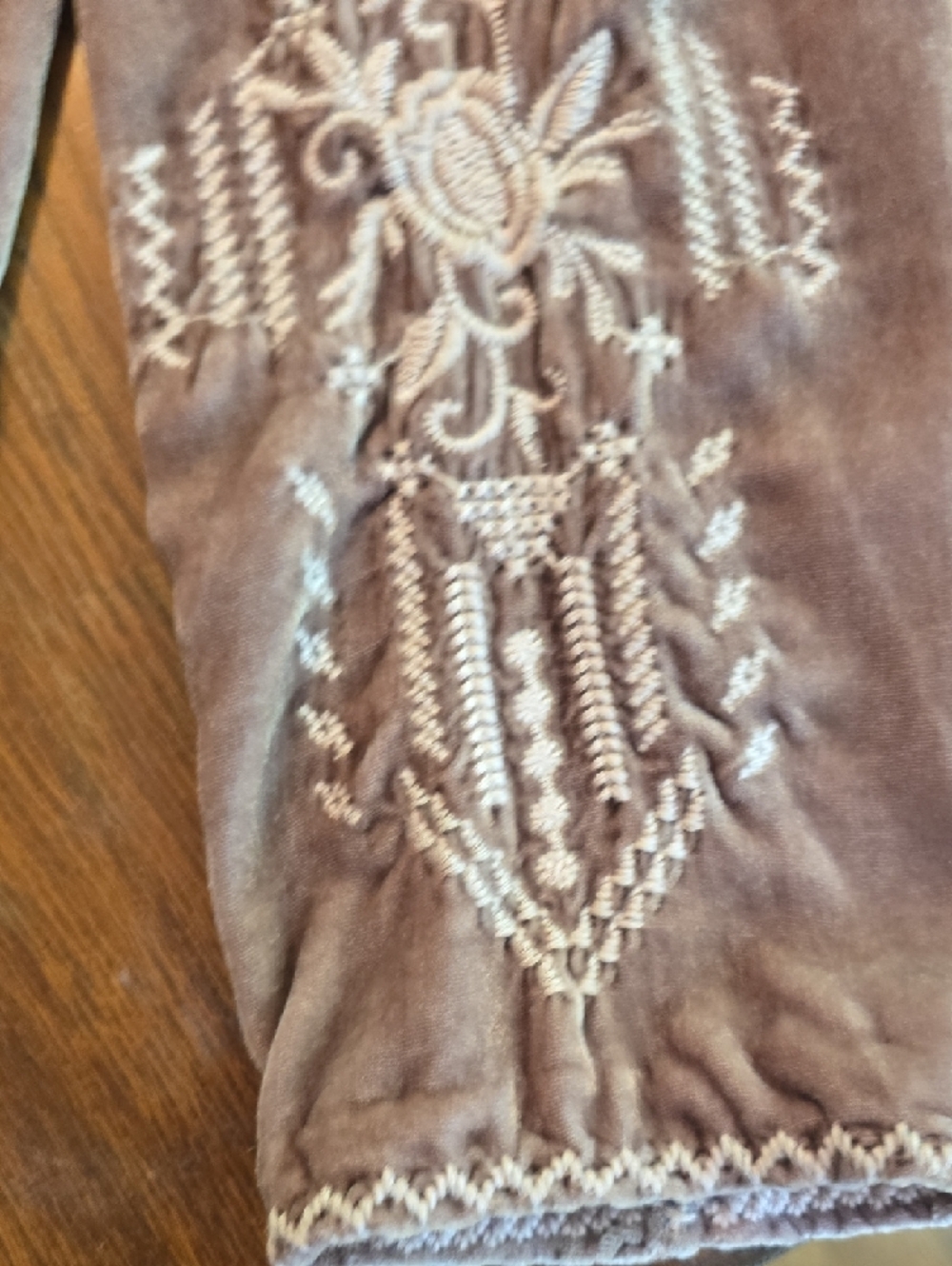 Gorgeous Johnny Was Taupe Velvet Embroidered Kimono - Picture 4 of 9